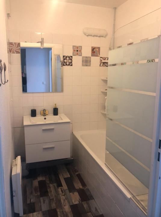 T2, Bord De Et Piscine Appartement